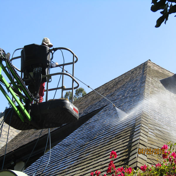 Roof Cleaning Lift Roof Cleaning
